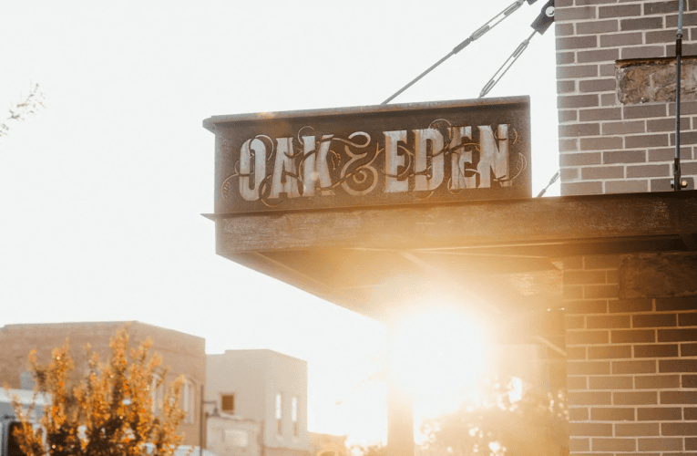 London: Best American Made Whiskey – Oak and Eden.